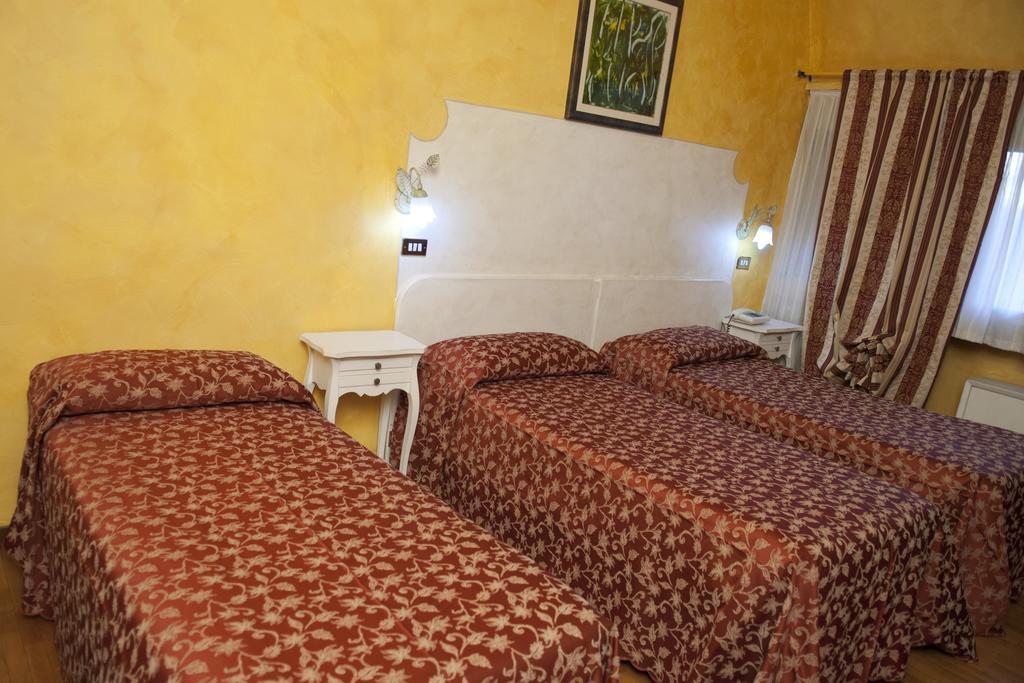 Ai Ronchi Motor Hotel ברשה מראה חיצוני תמונה