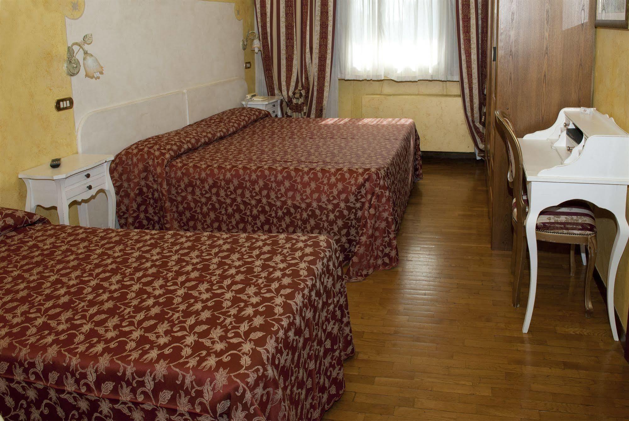 Ai Ronchi Motor Hotel ברשה מראה חיצוני תמונה